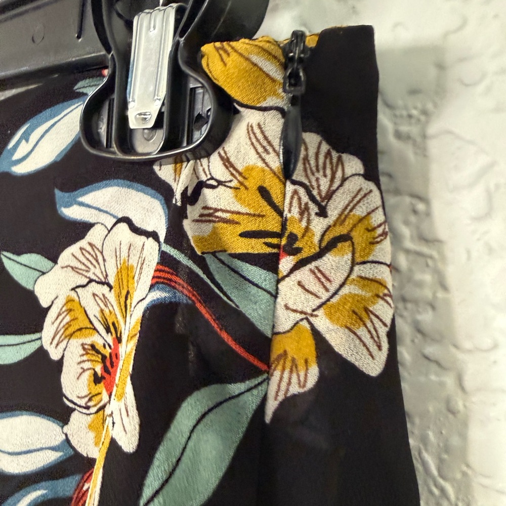 Tronjori Floral Wrap Midi Skirt in Black‎ and Yellow - Picture 4 of 10